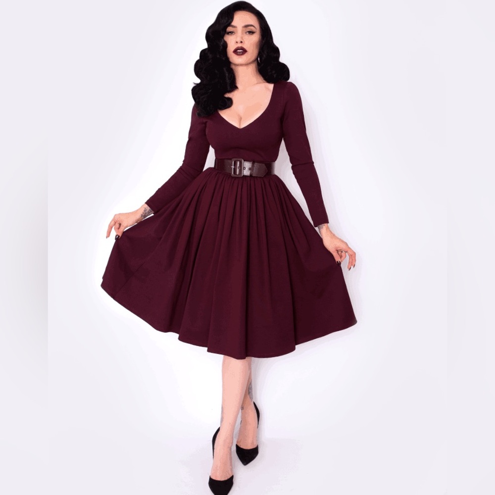 Elegant Burgundy Midi Dress